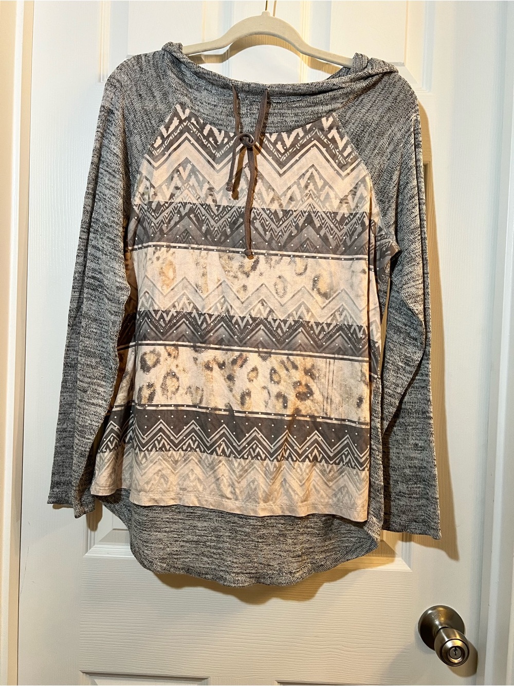 B.L.E.U. Gray Hooded Patterned Long-Sleeve Top